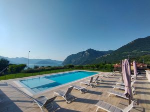 Evelin Sozzi Gestioni Immobiliari - Affittasi casa vacanza Riva di Solto